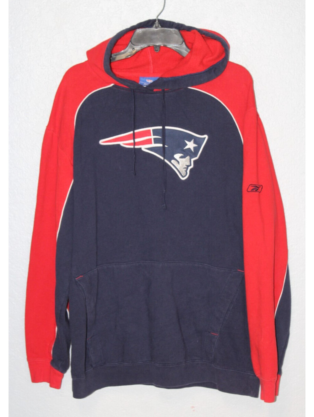 Vintage NFL Hoodie New England Patriots Reebok Embroidered Pullover Men LARGE